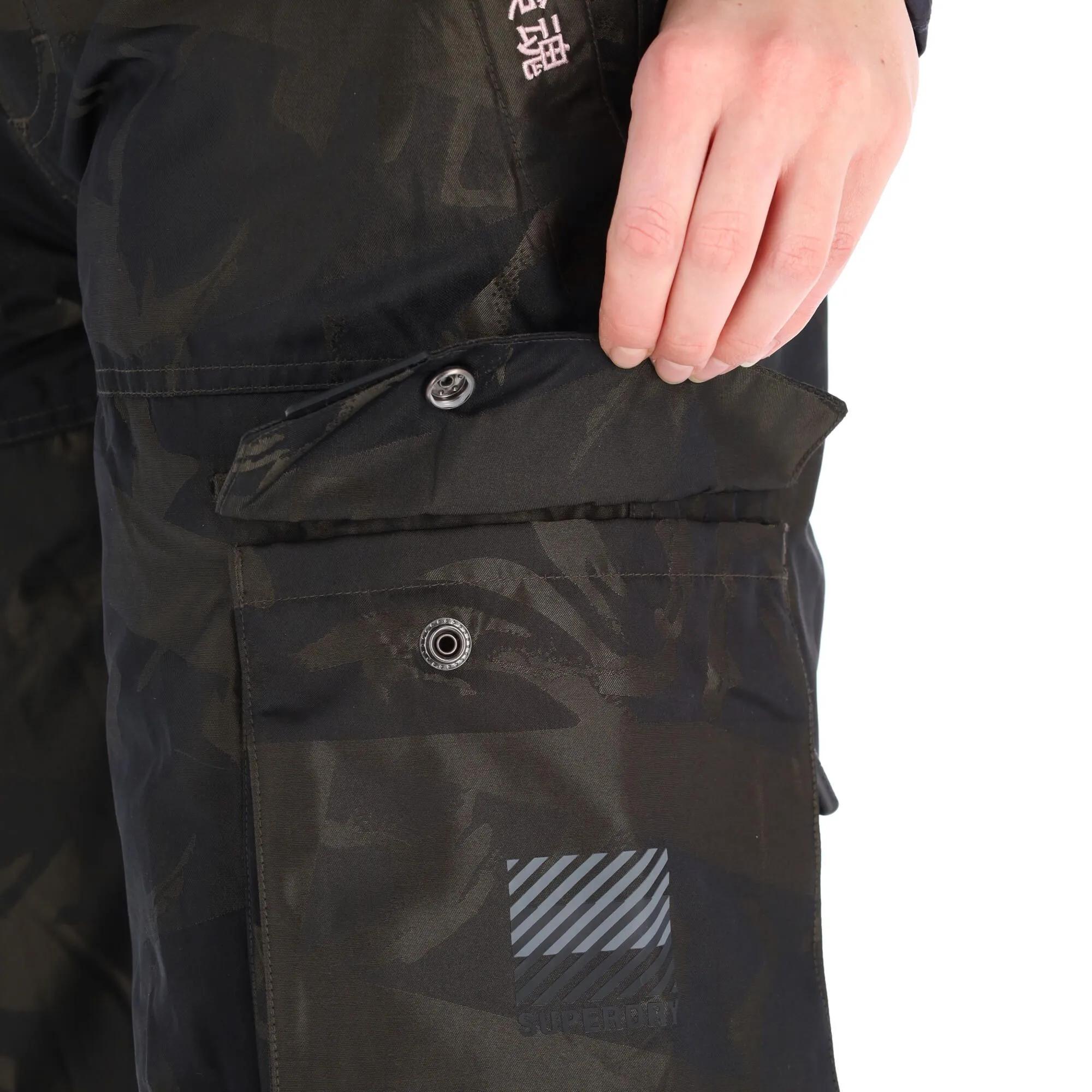 Superdry, Freestyle Cargo Pant Pantalon De Ski Femmes Camo Vert 11 Superdry, Freestyle Cargo Pant Pantalon De Ski Femmes Camo Vert – Image 9